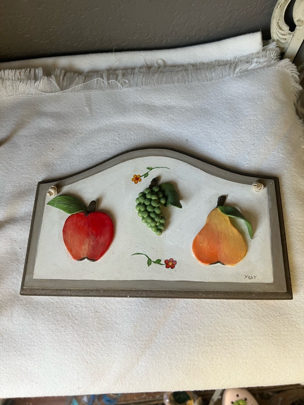Hand-Painted Wooden Apple Napkin Holder - Red & Green - Picture 4 of 10